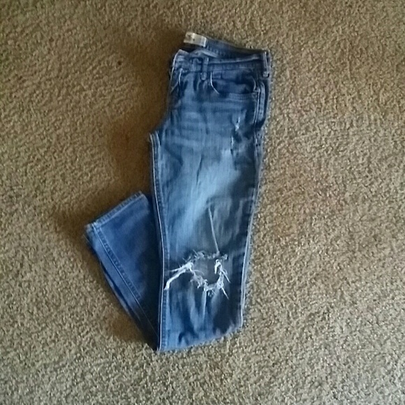 Hollister distressed skinny Jeans