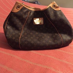 Louis Vuitton Tote. Amazing condition!