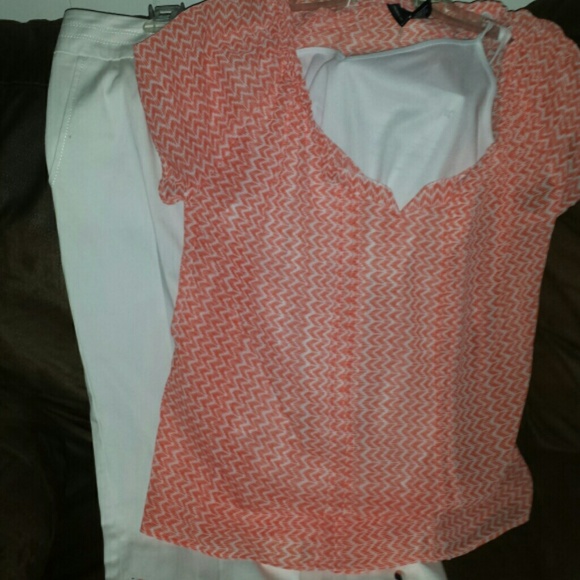 SOLD  ....Orange and white top - Picture 3 of 4