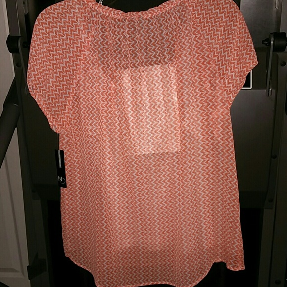 SOLD  ....Orange and white top - Picture 4 of 4
