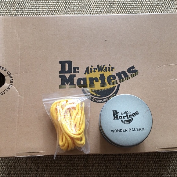 🚫SOLD🚫authentic Dr Marten with wonder balsam - Picture 3 of 3