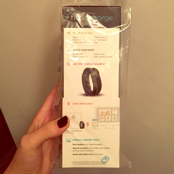 Selling FITBIT CHARGE (still in packaging)
