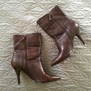 Nine West Chocolate Brown Ankle Bootie Size 7
