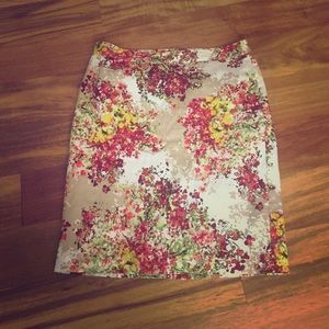Pencil skirt flower print