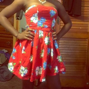 😍 Hollister Floral Spring Red Dress