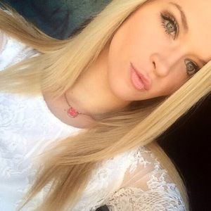 Meet your Posher, Adalea