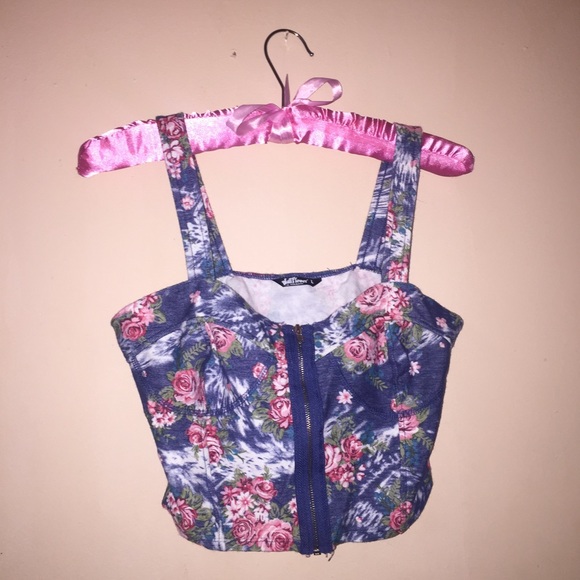 Floral buster - Picture 1 of 1