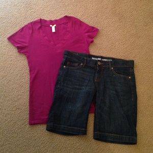 Knee length (dark) shorts