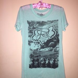 Fox graphic t