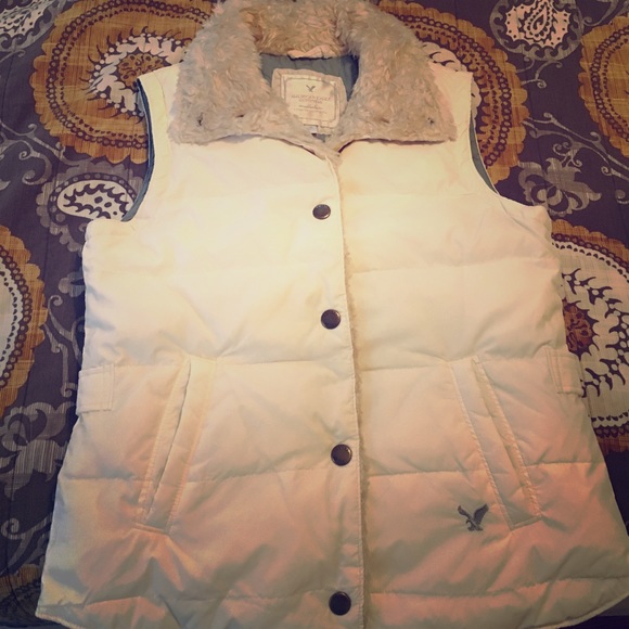 American Eagle Outfitters Jackets & Blazers - NWT American Eagle Vest