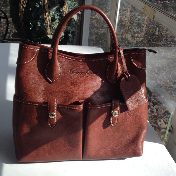 Dooney & Bourke Handbags - Authentic Dooney & Bourke Leather Bag