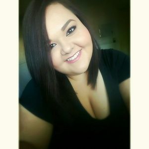 Meet your Posher, Paola