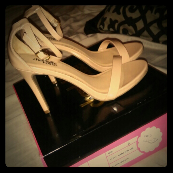 SOLD Nude single sole sandals