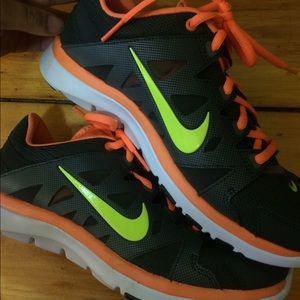NIKE RUNNING SNEAKERS Sz 6.5