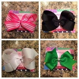 Lot of 4 new hair bows, large in size