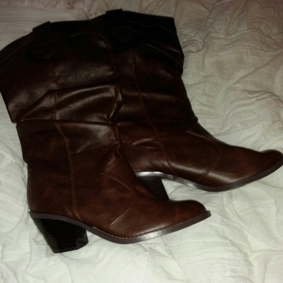 Cowboy boots - Picture 2 of 3