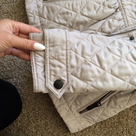 XS Burberry Brit quilted jacket! - Picture 4 of 4