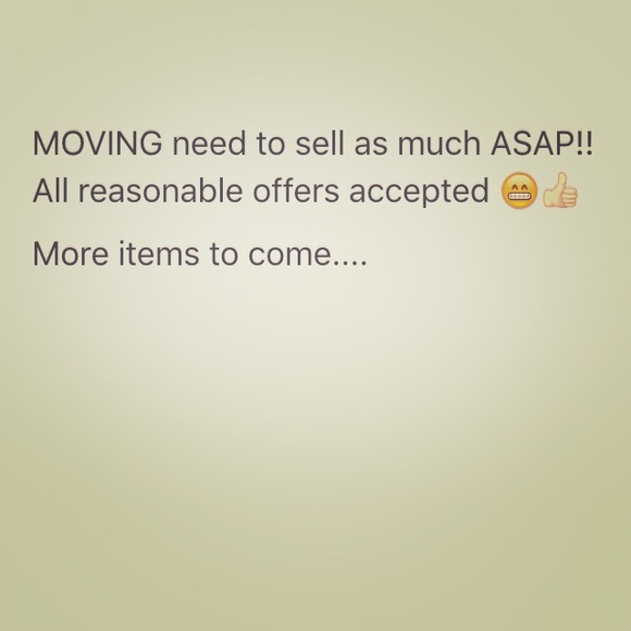 I move too much 😂😂....more items soon!!! 😁
