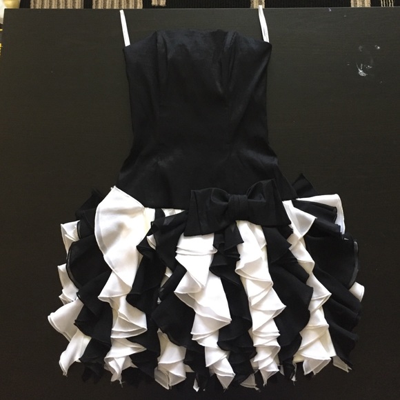 B&W Jessica McClintock homecoming dress, size 4 - Picture 1 of 3