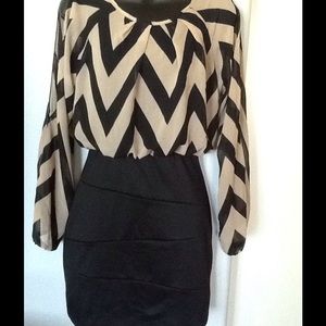 Chevron print cutout sleeve tie back dress size M