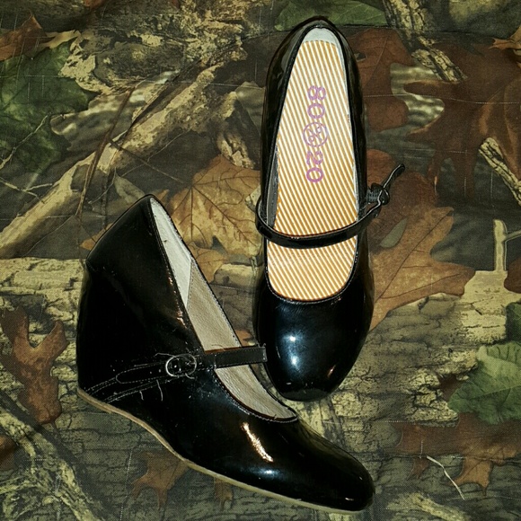 Black Patent leather shoes - Picture 1 of 3