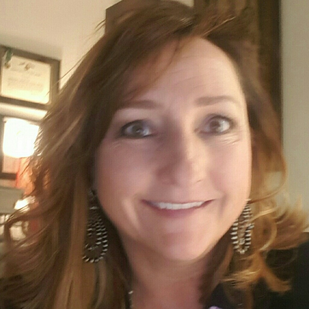 Meet your Posher, Senia
