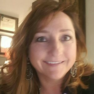 Meet your Posher, Senia