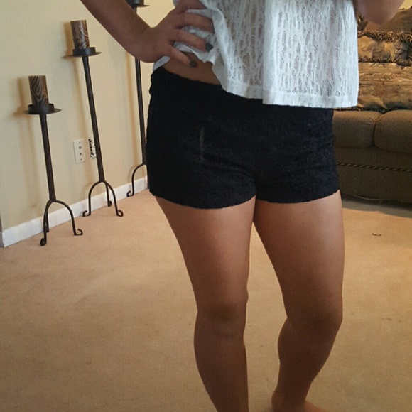 Love culture. Lace shorts. Size S.