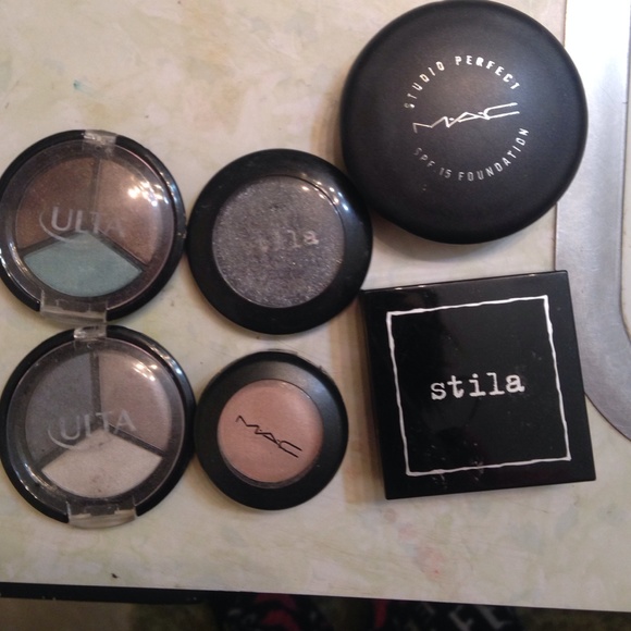 make up - Picture 1 of 4