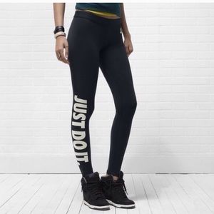 Authentic nike logo leggings