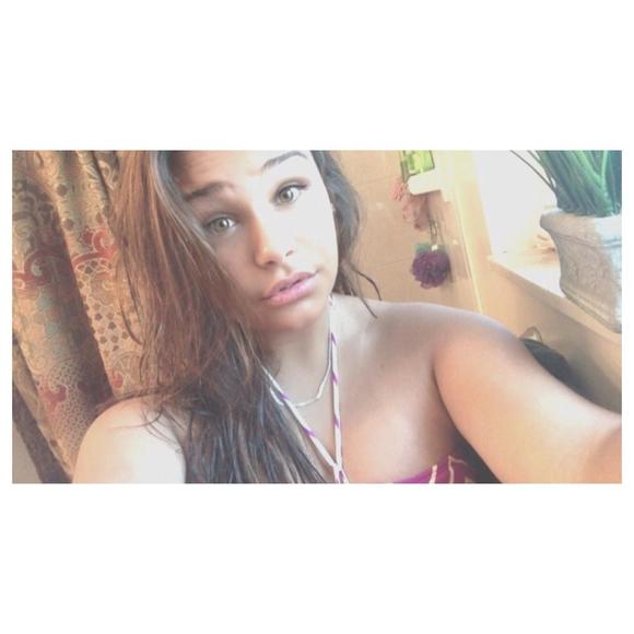 Meet your Posher, Bri - Picture 1 of 1