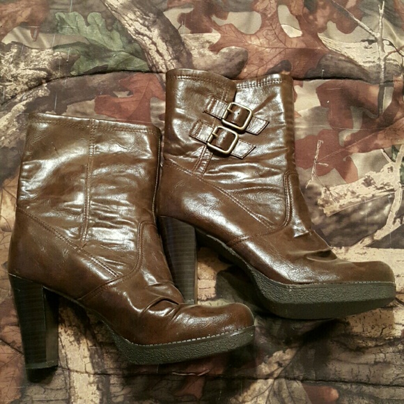 Mossimo boots.