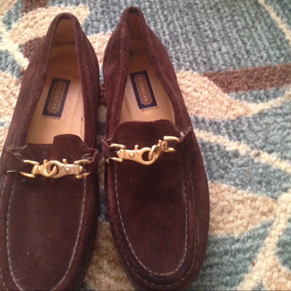 Nice vintage chocolate brown loafers.