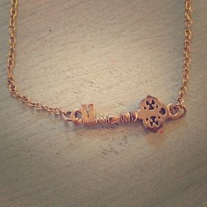 House of Harlow mini Key necklace