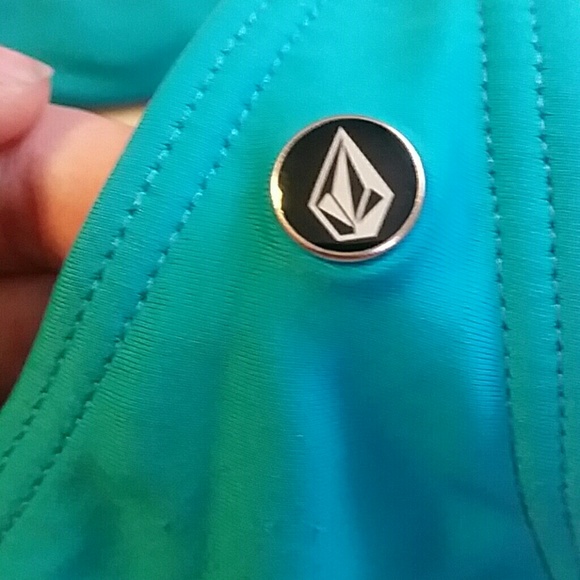 Volcom two-piece bathing suit - Picture 2 of 4