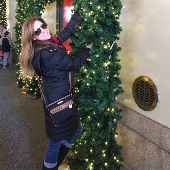 Meet your Posher, Lisa - Picture 3 of 3