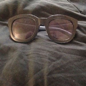 Black designer sunglasses 😍