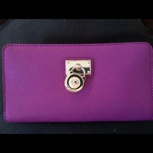 Micheal kors wallet