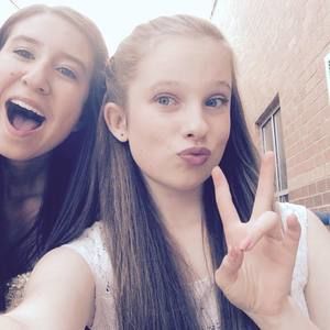 Meet your Posher, Caitlin