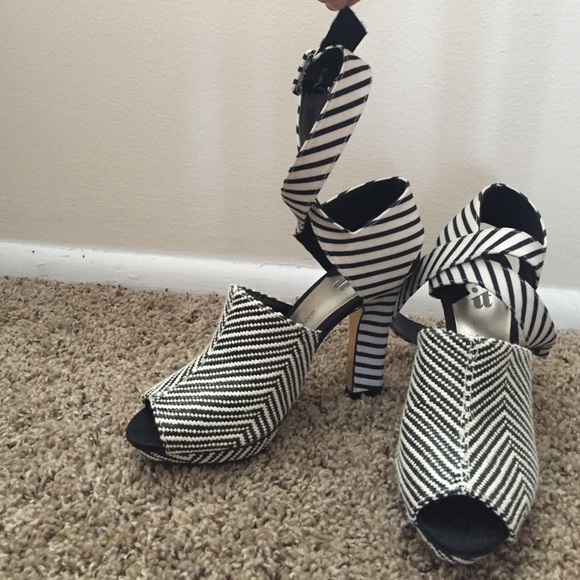 Isabel Toledo black and white platform shoes, sz 7