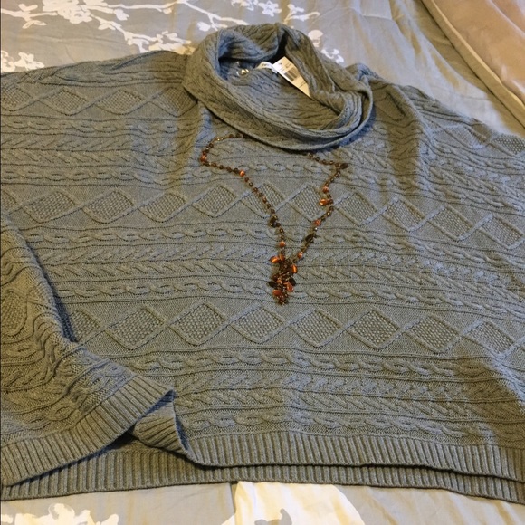 Favorite gray sweater 🍁 - Picture 2 of 4