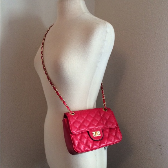 Boutique Handbags - LAST ONE!! Red quilted shoulder bag