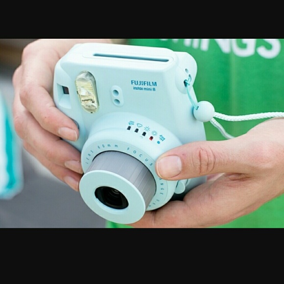 ISO Instant camera!!!!!! - Picture 2 of 3