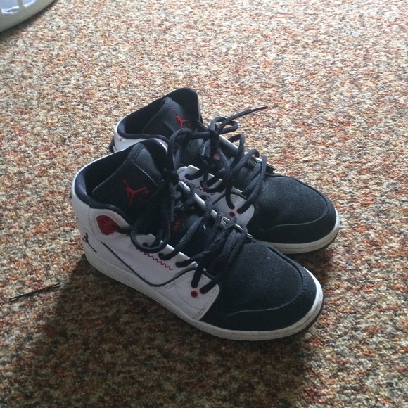 4.5Y Jordan shoes