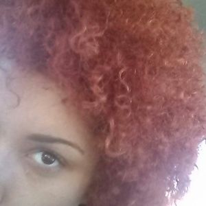 Meet your Posher, Laurisa