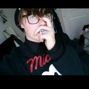 Meet your Posher, Alex