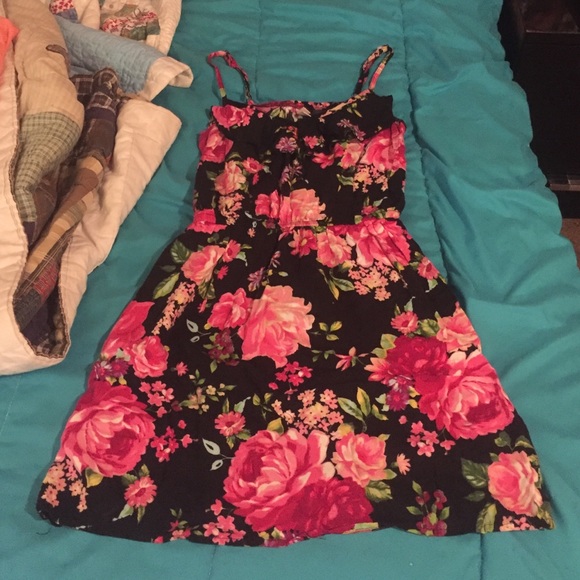 Dress NEED GONE ASAP!!