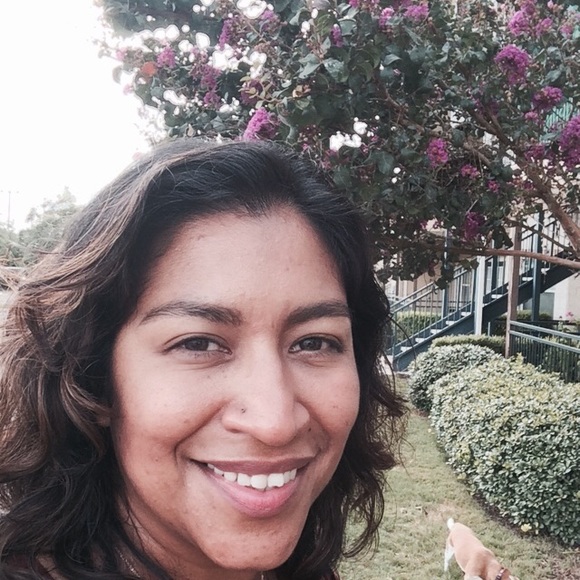 Meet your Posher, Debbie