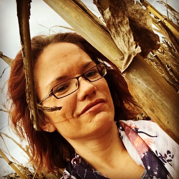 Meet your Posher, April - Picture 1 of 1