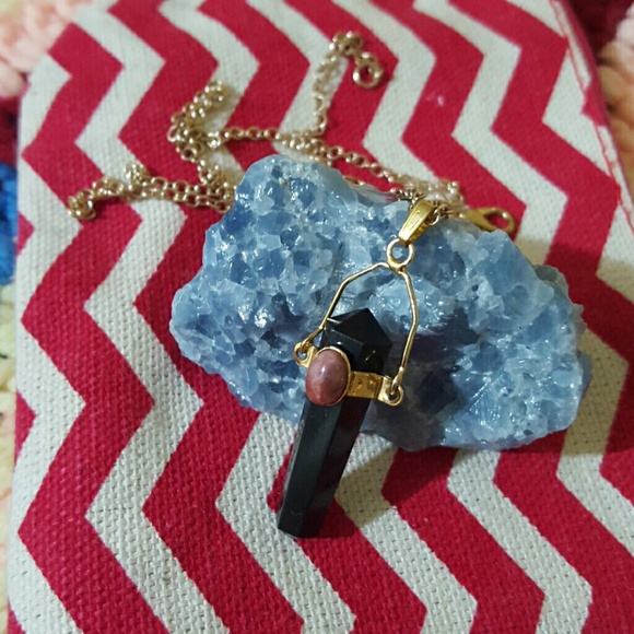 Gemstone pendant